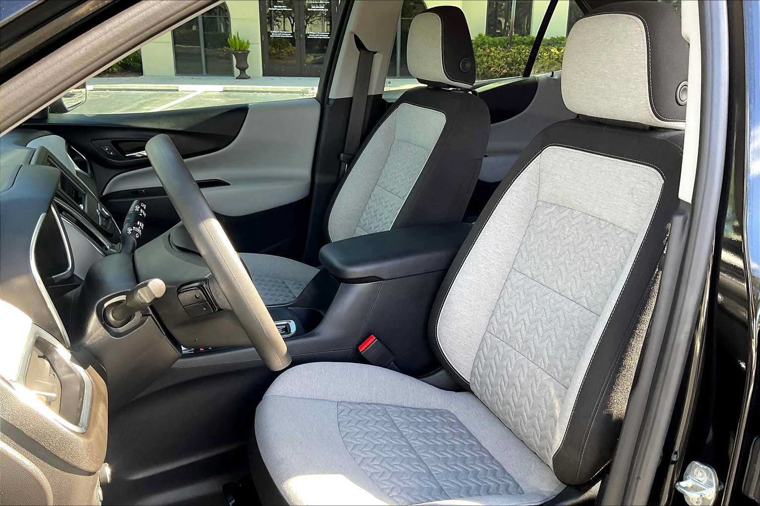 Used 2023 Chevrolet Equinox LS FWD image 24