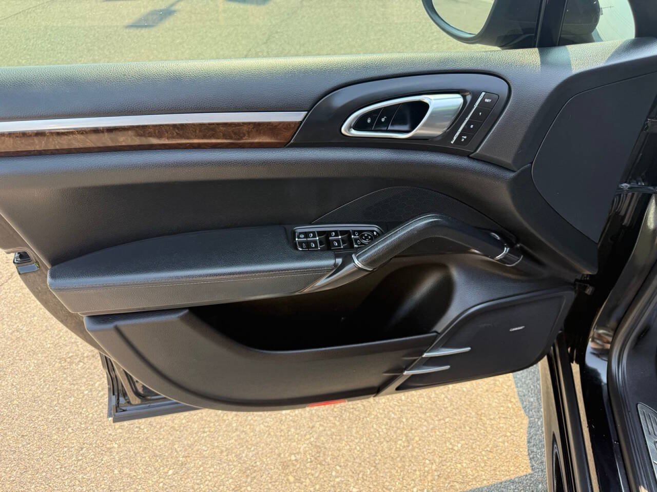Used 2013 Porsche Cayenne GTS AWD/4WD image 24
