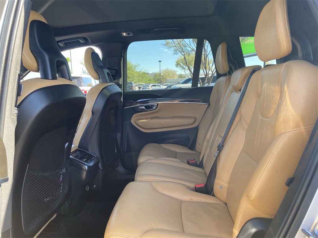 Used 2018 Volvo XC90 T6 Momentum w/ Convenience Package image 16