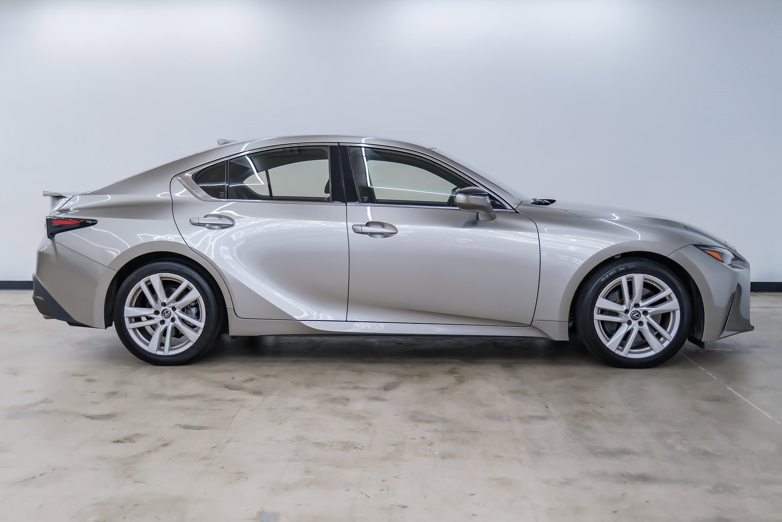 Used 2022 Lexus IS 300 image 8