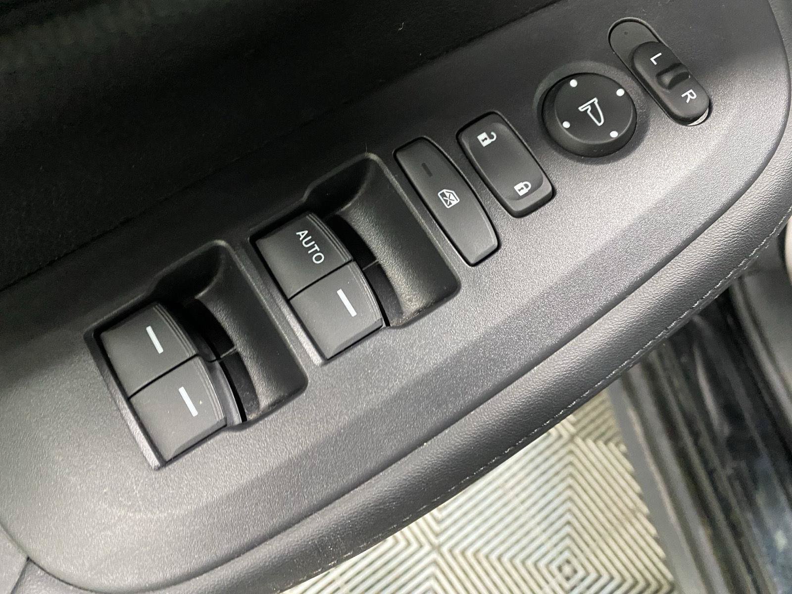 Used 2024 Honda HR-V LX image 17