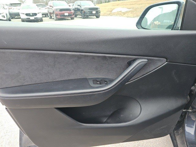 Used 2021 Tesla Model Y Long Range image 18