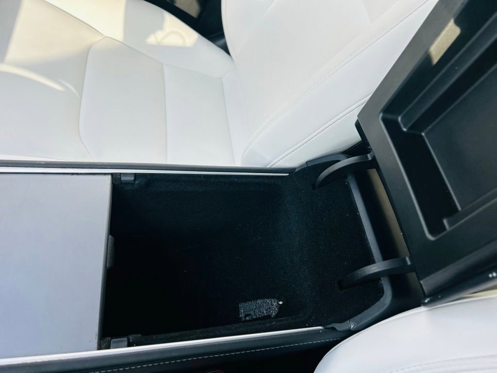 Used 2021 Tesla Model Y Performance image 32