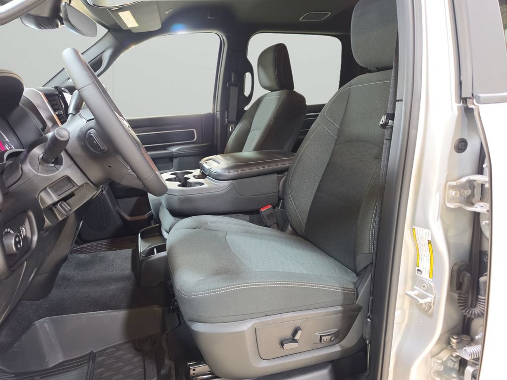 New 2026 RAM 2500 Big Horn AWD/4WD image 13