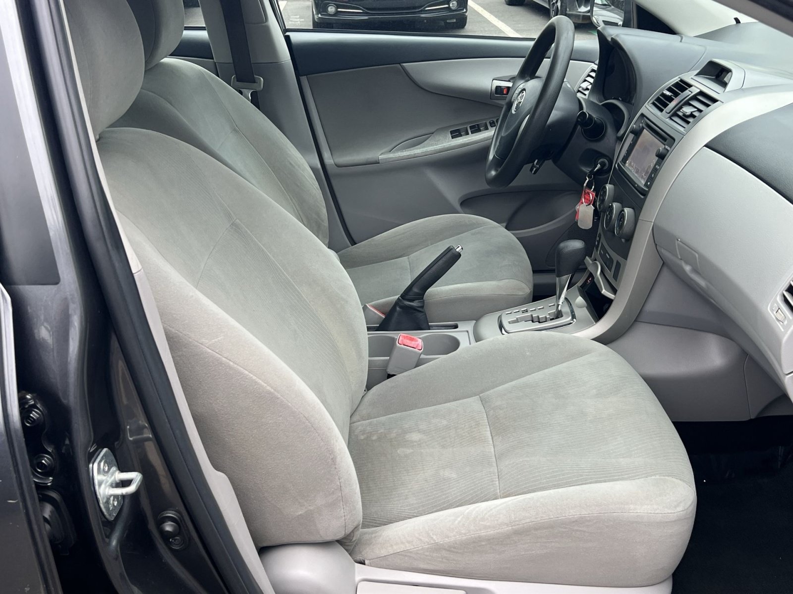 Used 2013 Toyota Corolla LE FWD image 25