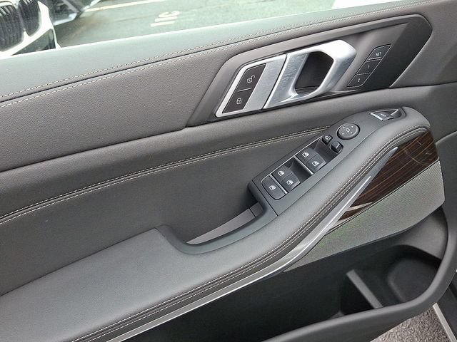 Used 2025 BMW X5 xDrive40i w/ Premium Package AWD/4WD image 12