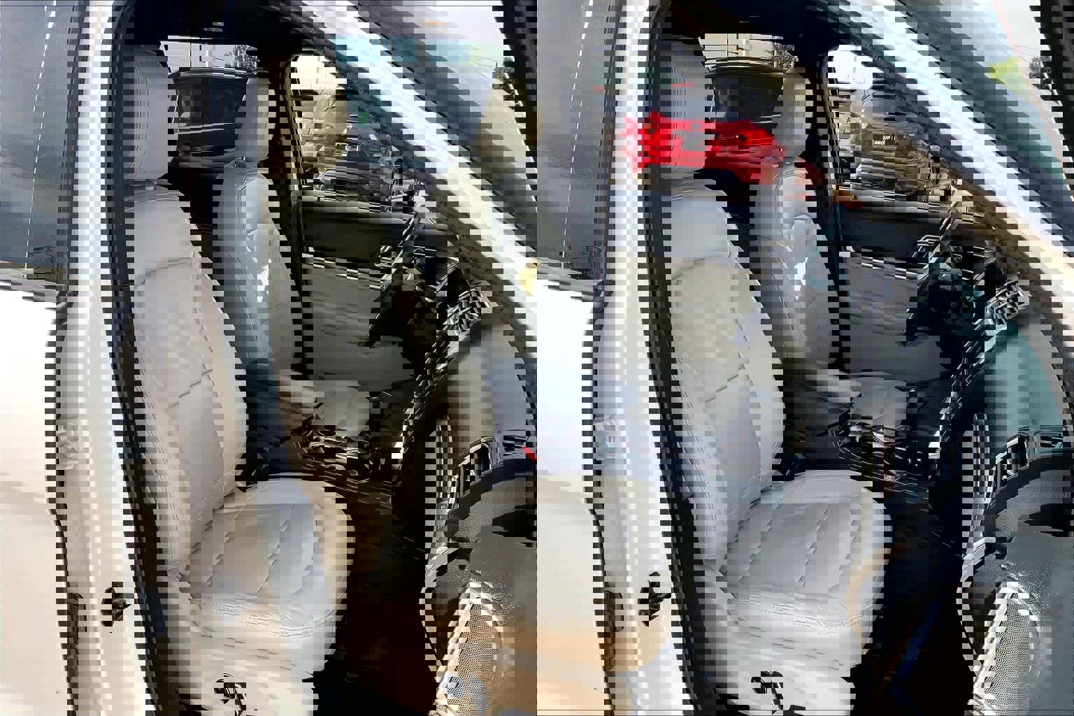 Used 2018 Ford Explorer Limited w/ Equipment Group 301A image 9