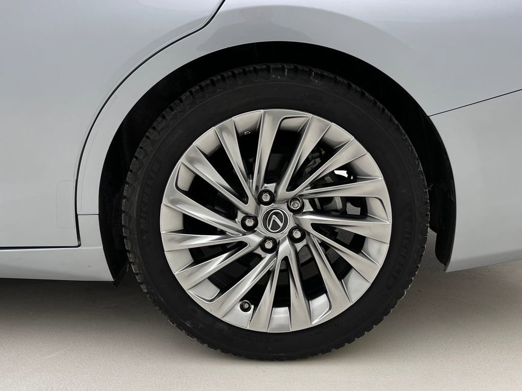 Used 2023 Lexus ES 300h Ultra Luxury image 24