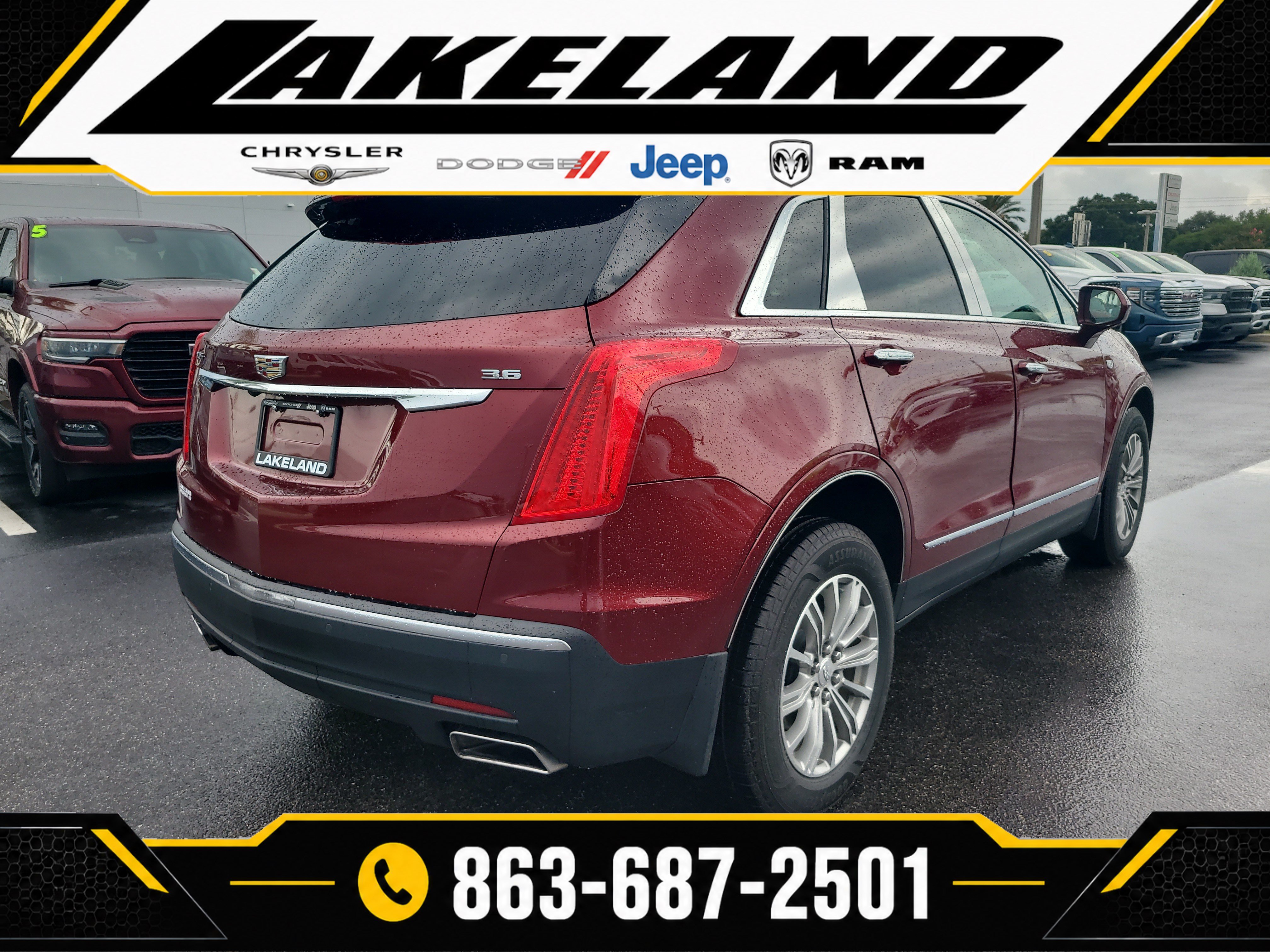 Used 2017 Cadillac XT5 Luxury w/ Driver Awareness Package FWD image 4