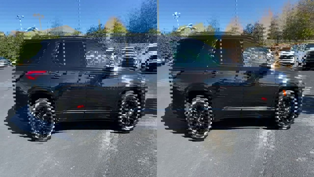 Used 2024 Chevrolet Traverse Premier w/ Redline Edition image 9