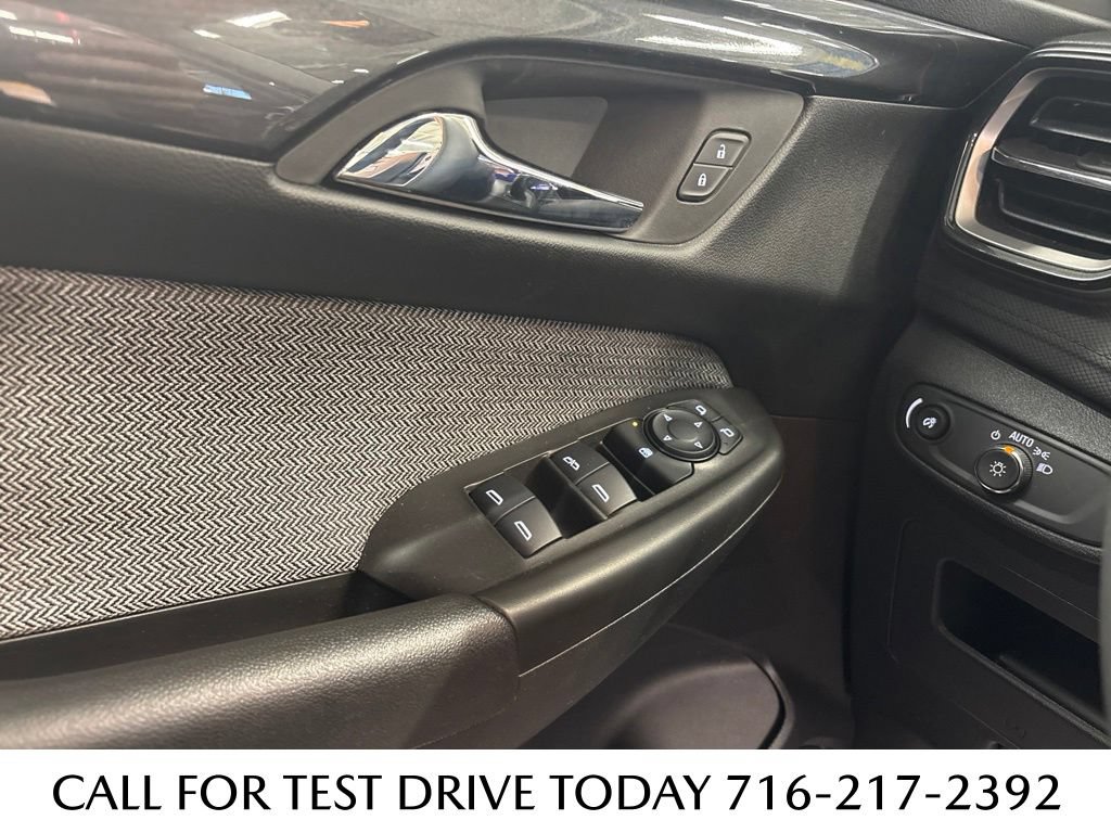 Used 2025 Chevrolet TrailBlazer LS w/ LS Convenience Package AWD/4WD image 20