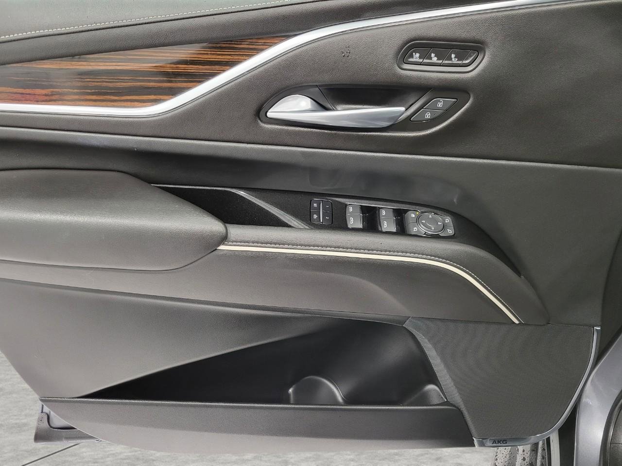 Used 2021 Cadillac Escalade Premium Luxury image 29