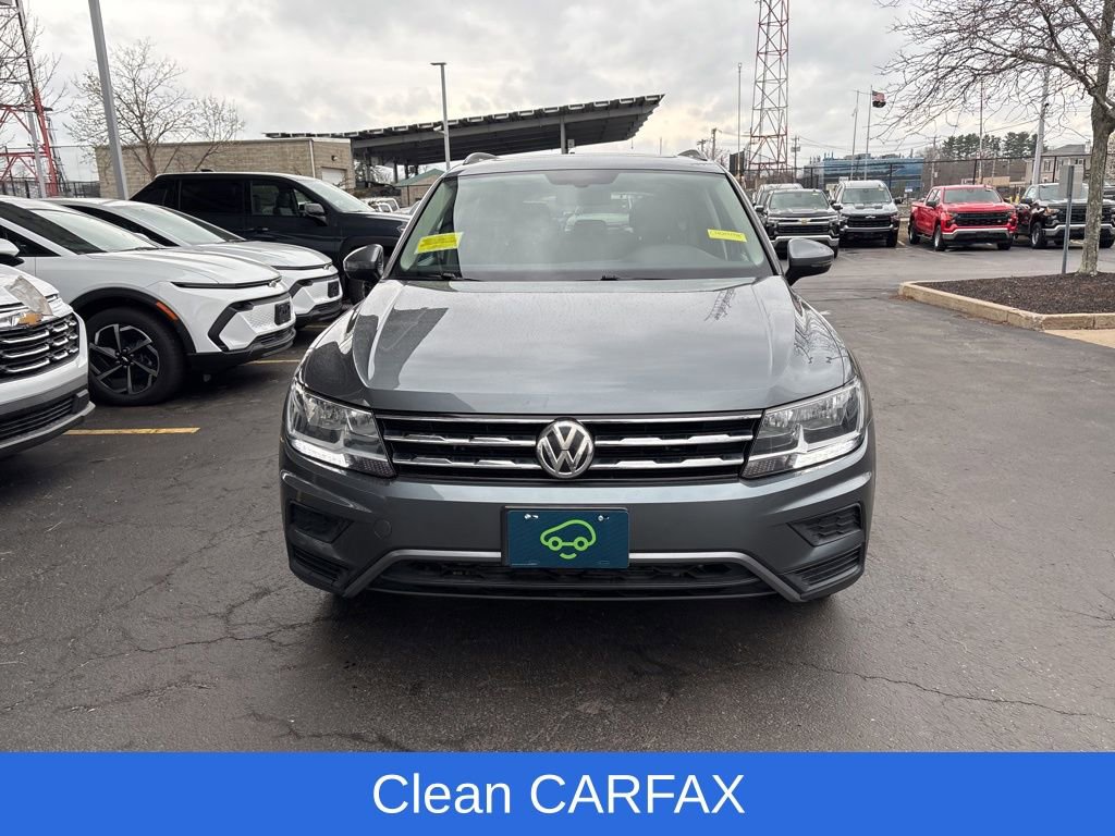Used 2018 Volkswagen Tiguan SE w/ Panoramic Sunroof Package image 2