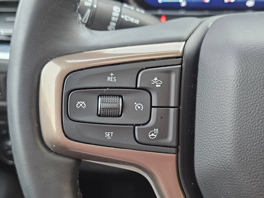 Used 2023 Chevrolet Suburban High Country w/ Premium Package 2 AWD/4WD image 33