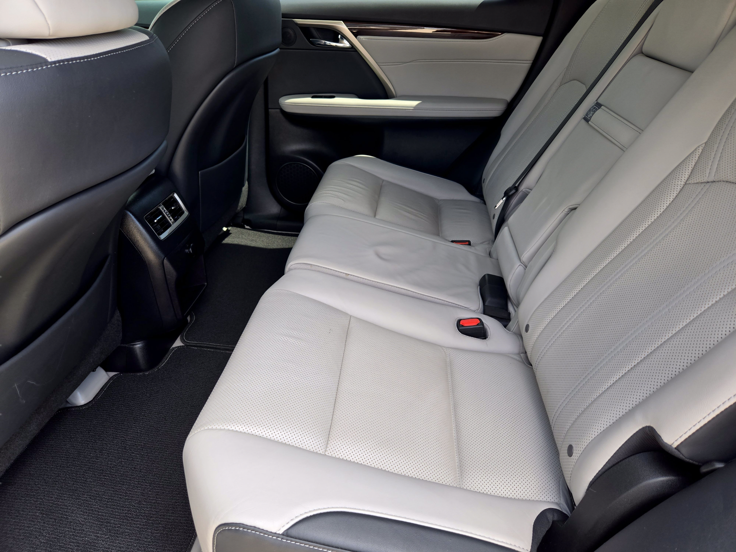 Used 2018 Lexus RX 350 FWD w/ Premium Package image 31