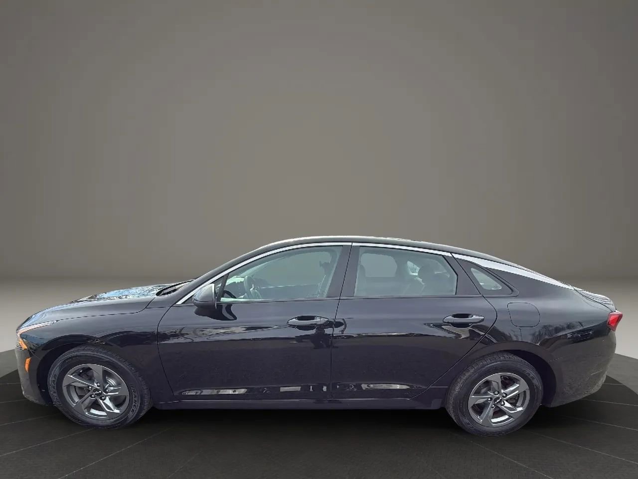 Used 2022 Kia K5 LXS FWD image 8