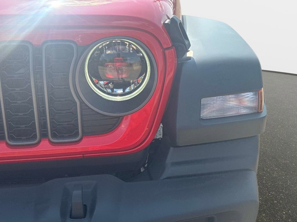 Used 2025 Jeep Wrangler Sport image 9
