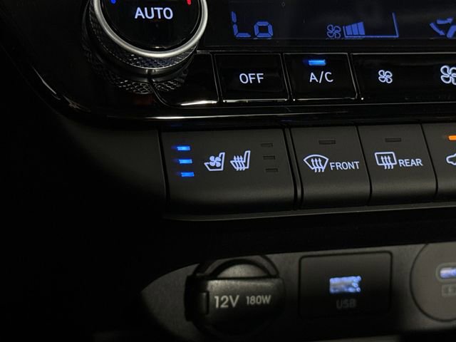 Used 2025 Hyundai Elantra Limited FWD image 30