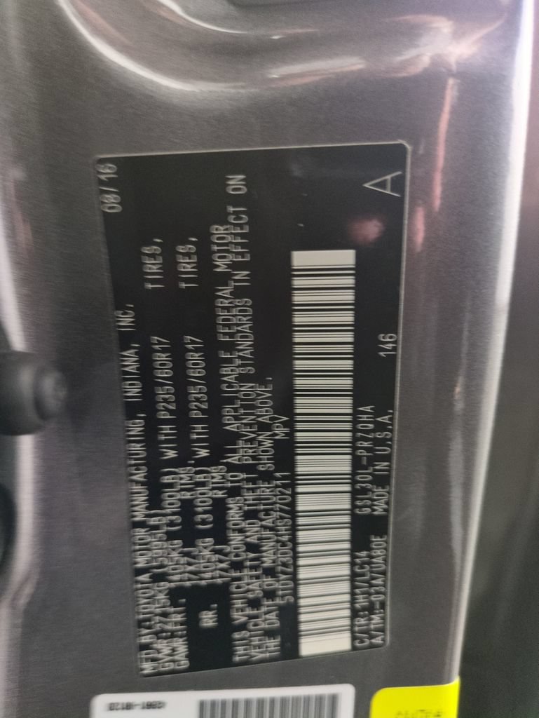 Used 2017 Toyota Sienna XLE Premium w/ Protection Package FWD image 33
