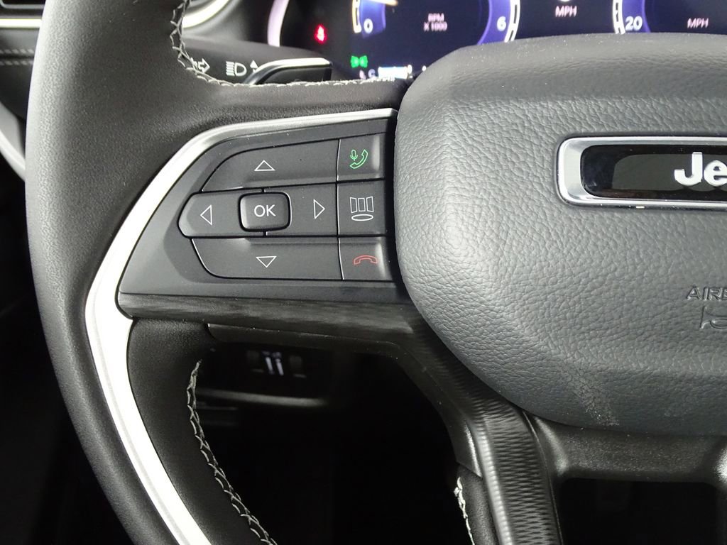 New 2025 Jeep Grand Cherokee Altitude image 26