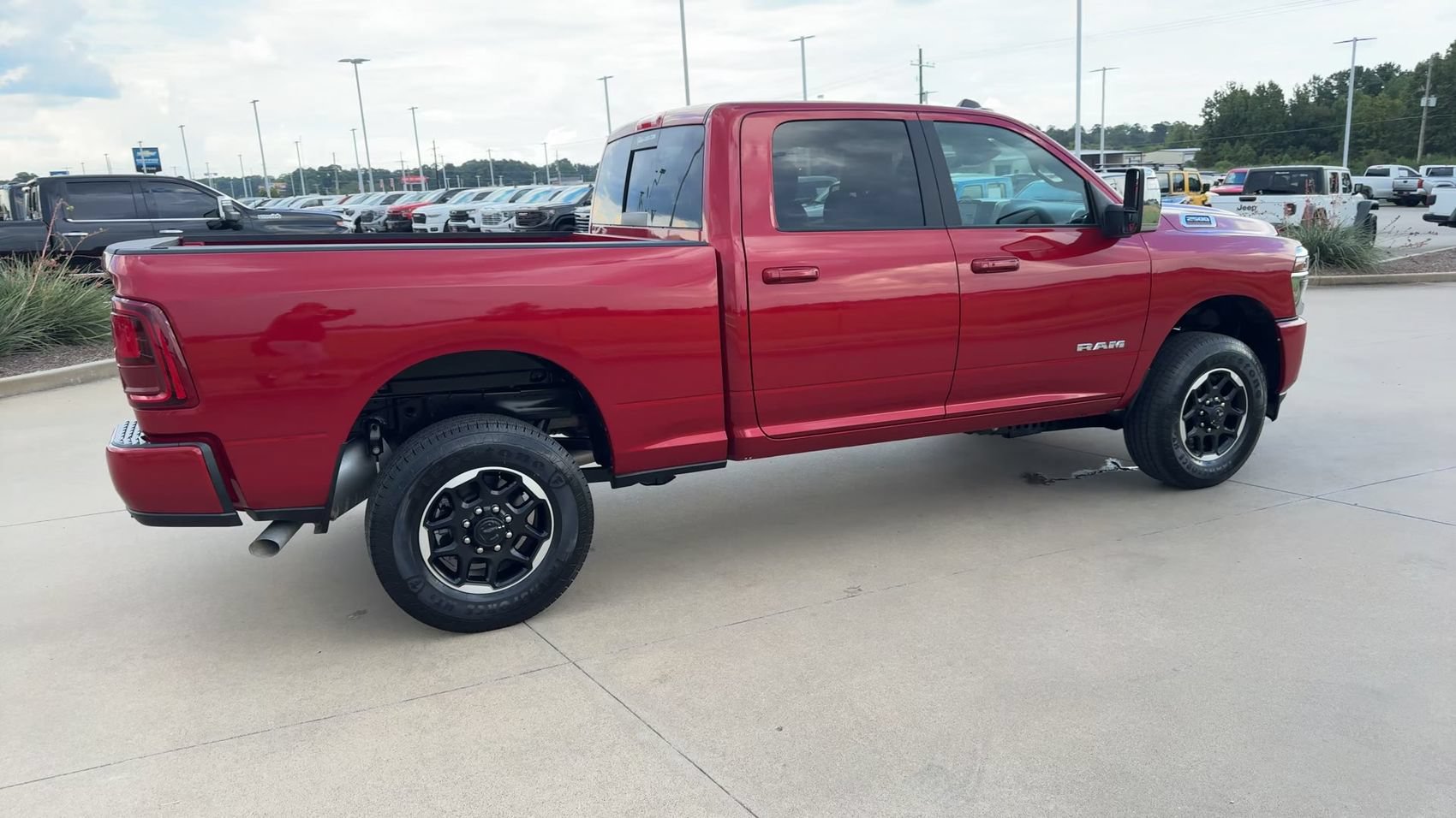 Used 2026 RAM 2500 Laramie AWD/4WD image 9