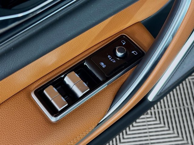 Used 2024 Jaguar XF R-Dynamic SE image 20
