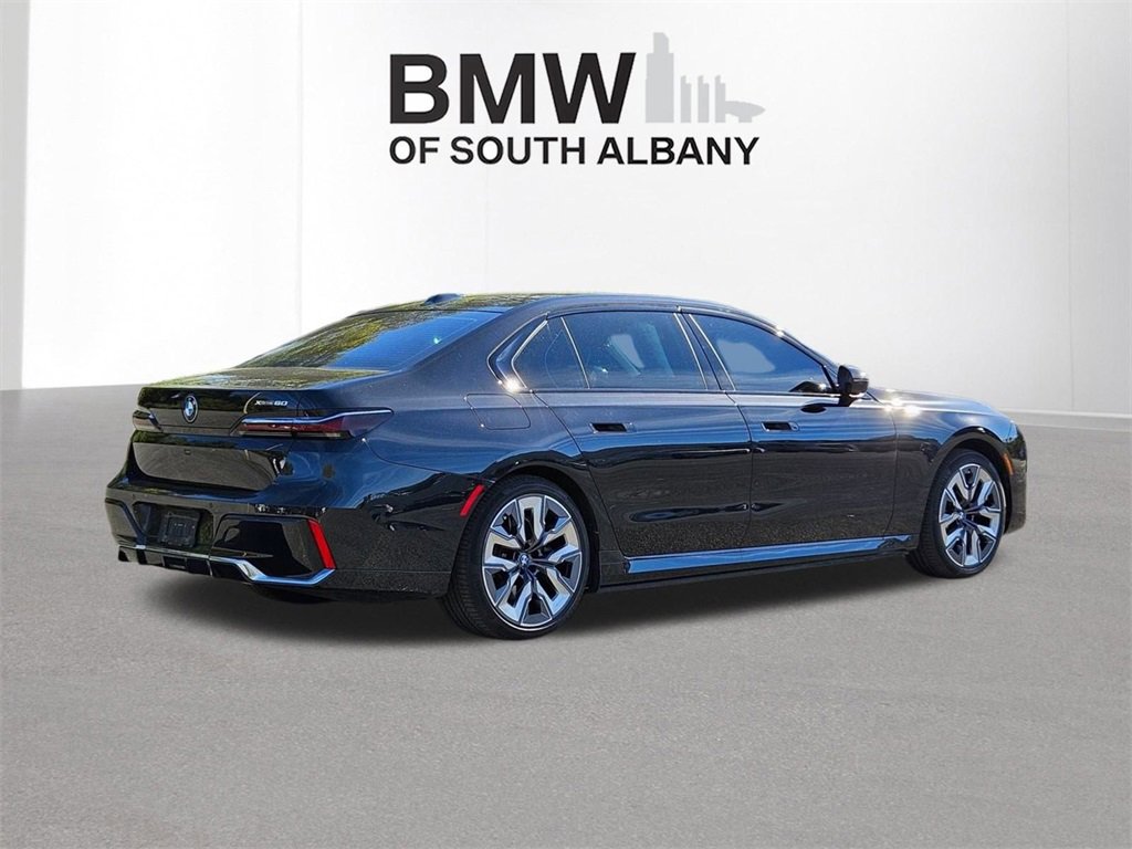 Used 2024 BMW i7 xDrive60 image 4