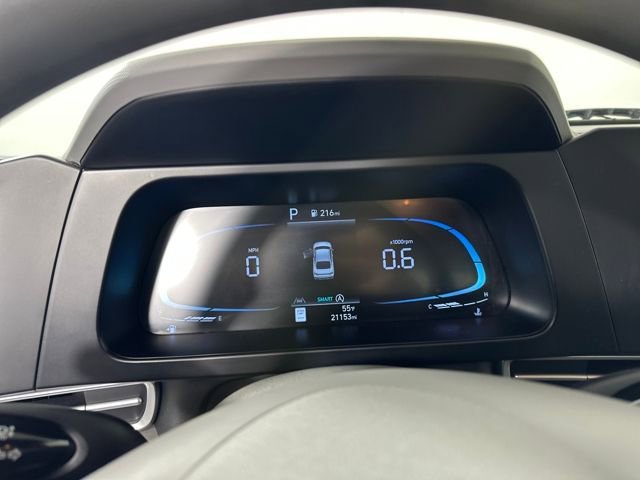 Used 2025 Hyundai Elantra SE w/ Cargo Package FWD image 17