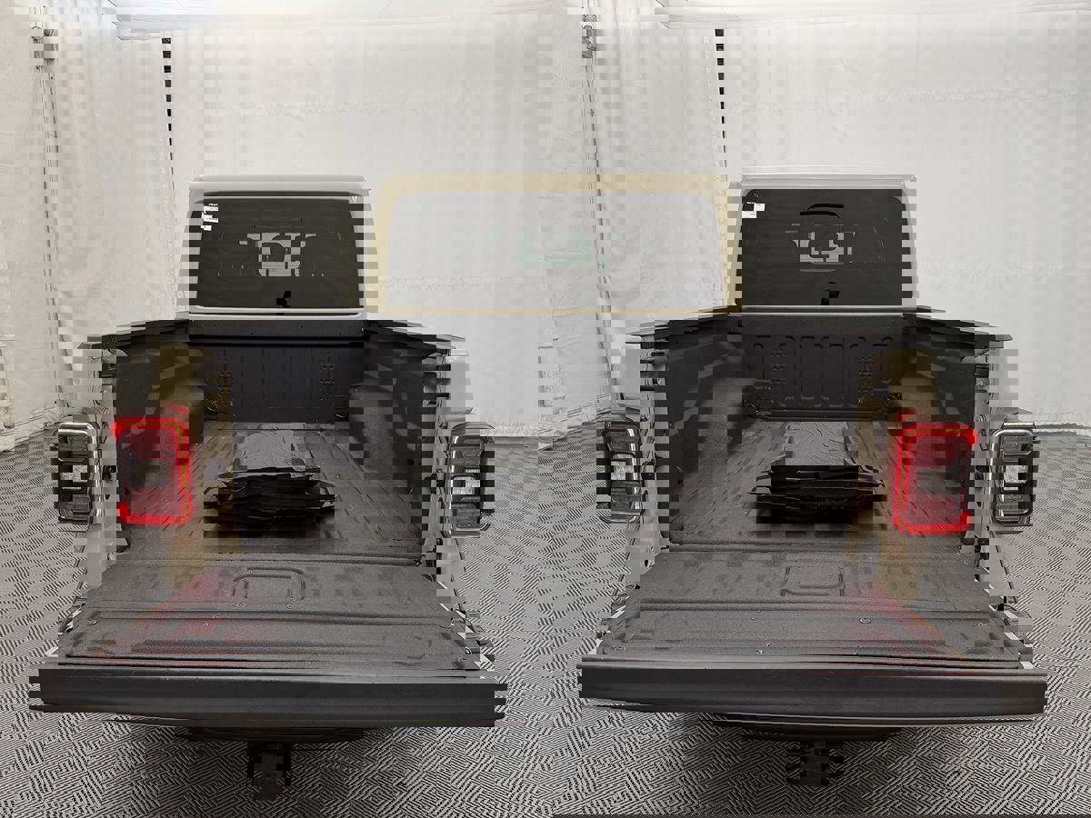 Used 2022 Jeep Gladiator Rubicon w/ LED Lighting Group image 30