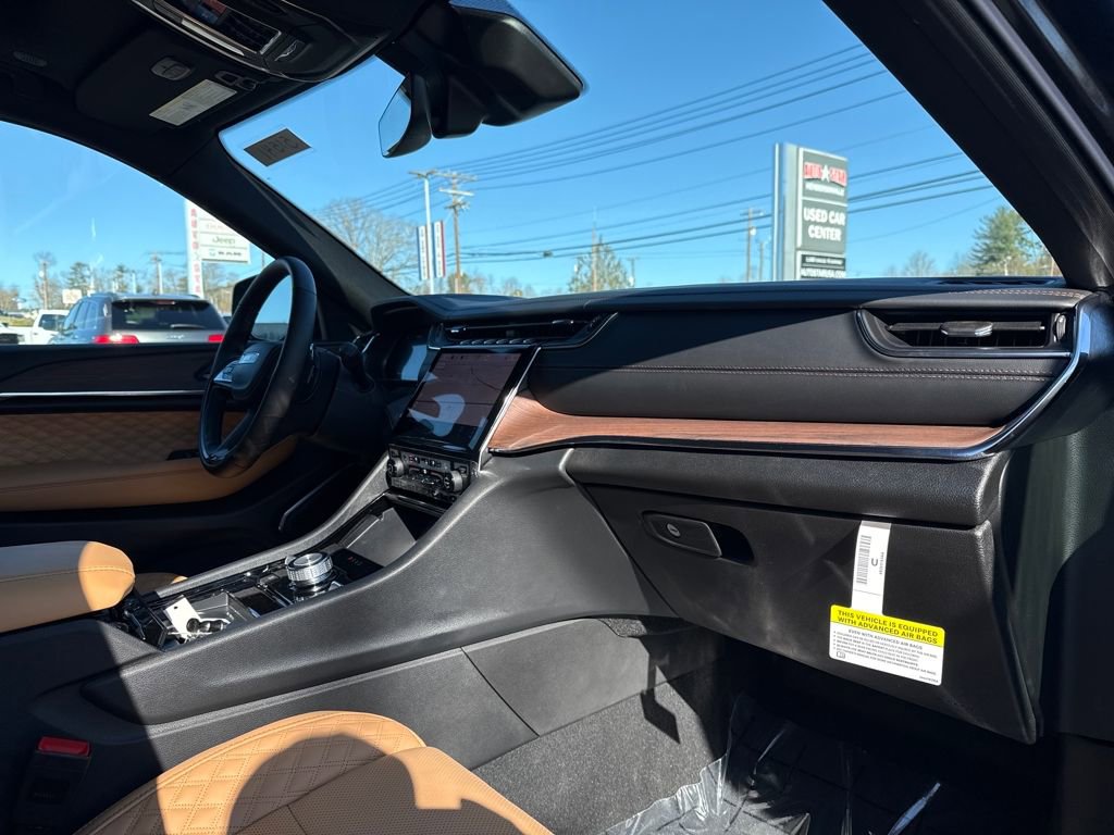 New 2025 Jeep Grand Cherokee L Summit w/ Obsidian Package image 16