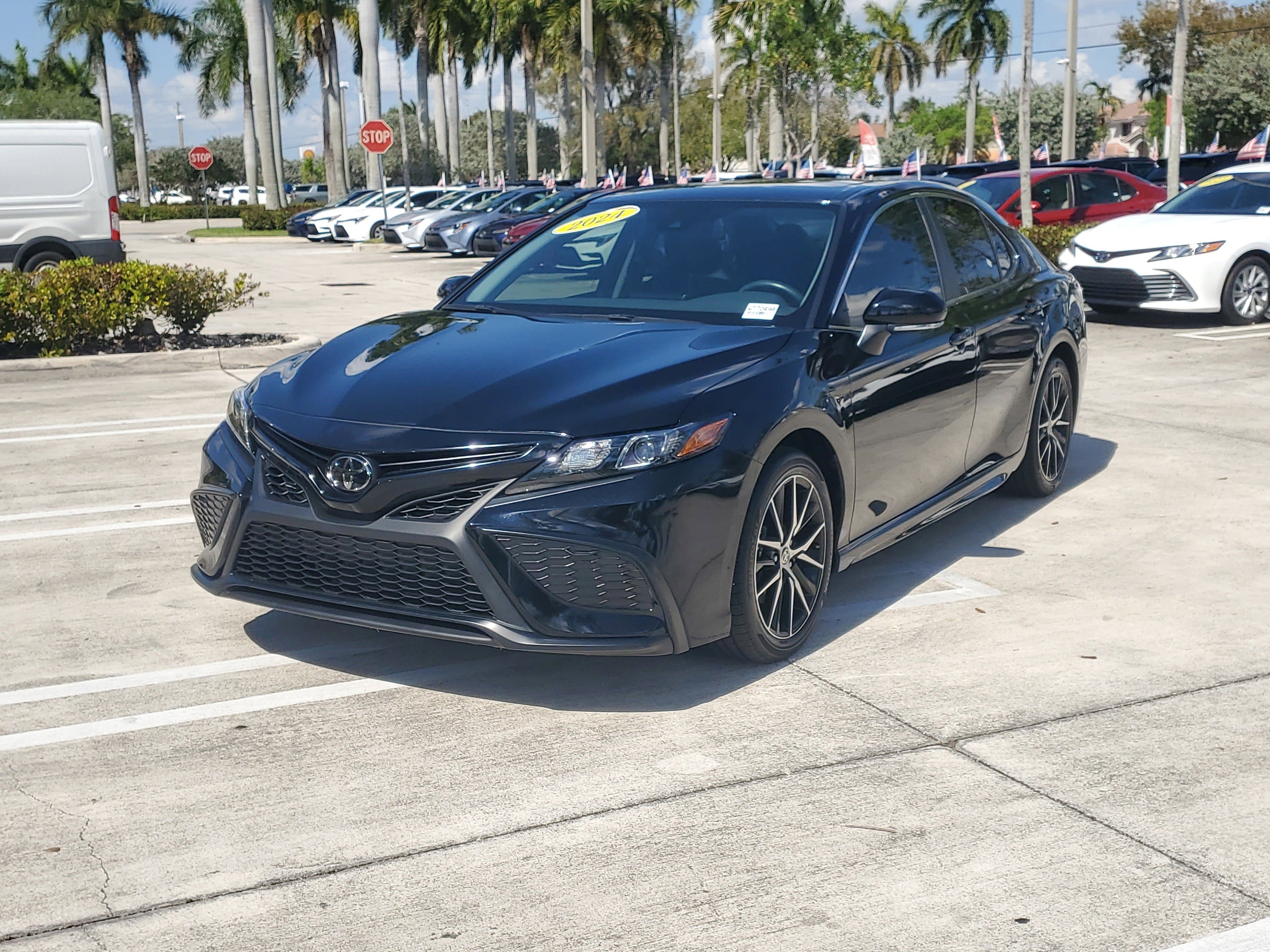 Used 2024 Toyota Camry SE image 7