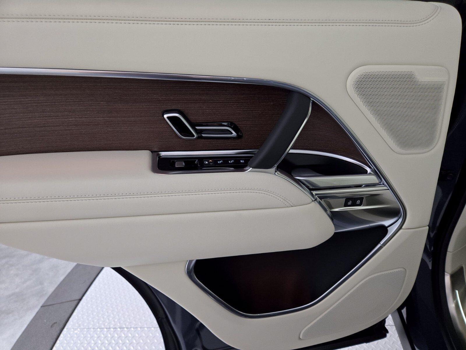 New 2026 Land Rover Range Rover SE AWD/4WD image 21