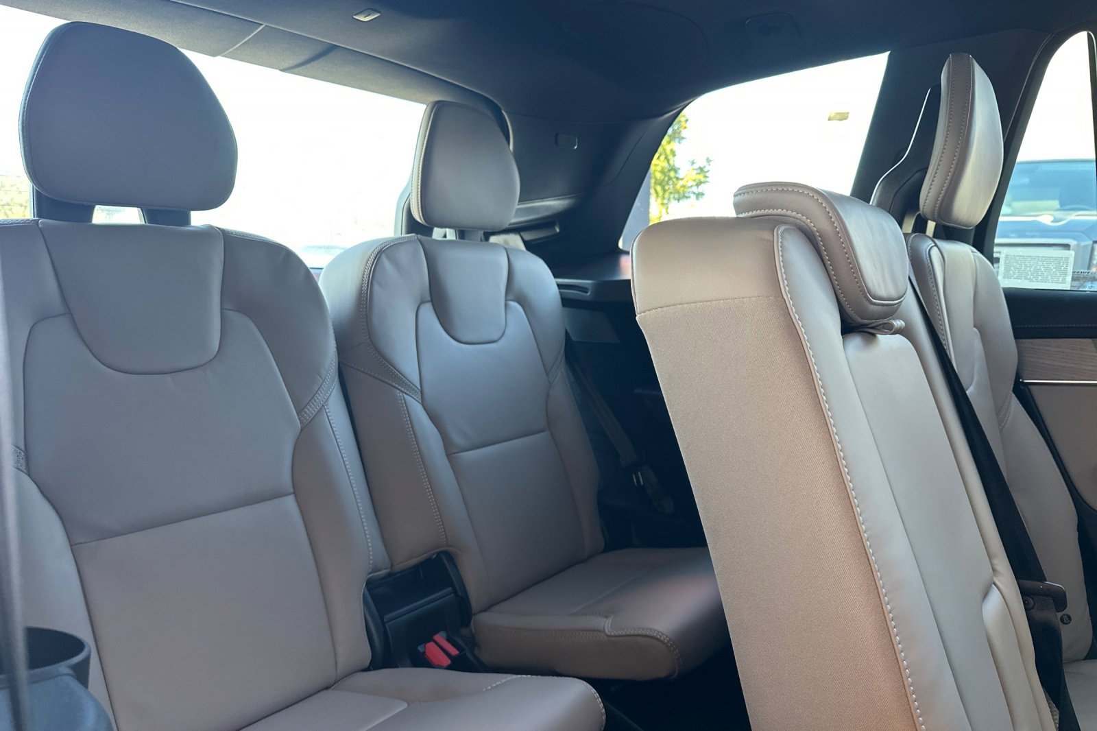 New 2026 Volvo XC90 B6 Ultra image 17