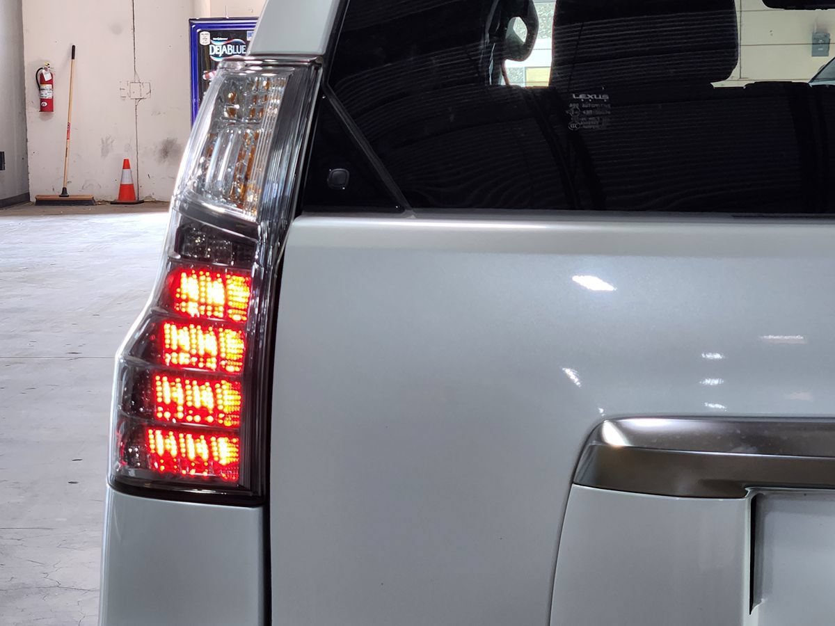 Used 2023 Lexus GX 460 Luxury w/ Accessory Package AWD/4WD image 20