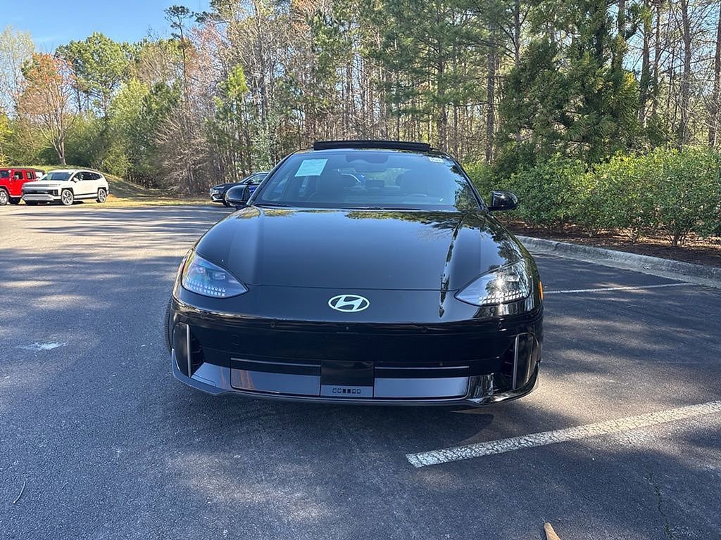 Used 2025 Hyundai Ioniq 6 Limited image 2