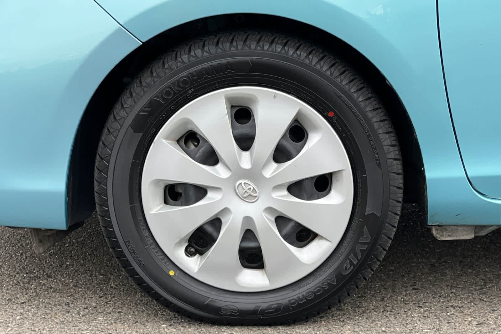 Used 2013 Toyota Prius C One FWD image 28