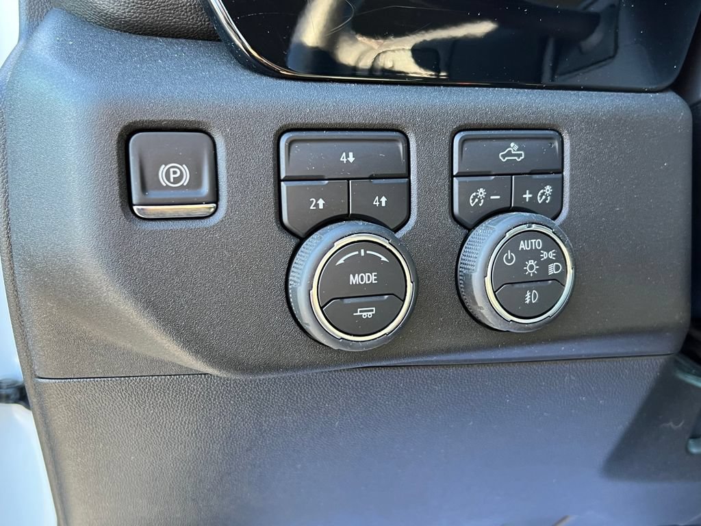 Used 2025 Chevrolet Silverado 2500 LT w/ Convenience Package AWD/4WD image 19