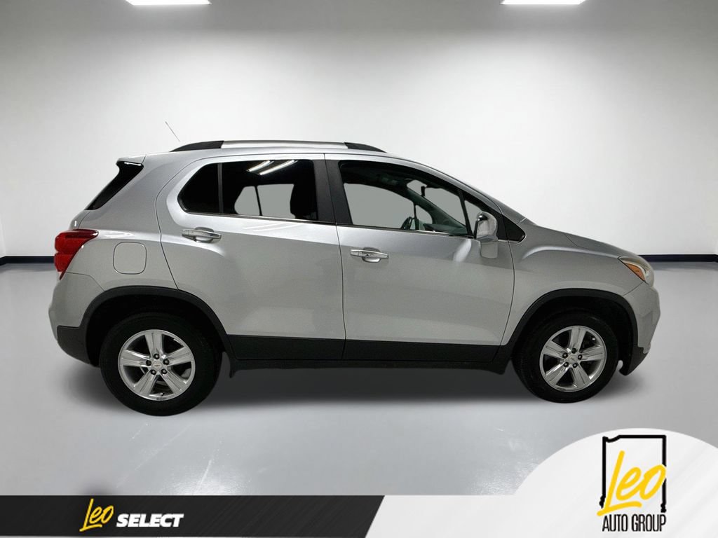 Used 2018 Chevrolet Trax LT w/ LT Convenience Package FWD image 6
