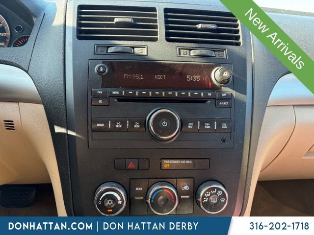 Used 2010 Saturn Outlook XE w/ Personal Connectivity Package FWD image 6