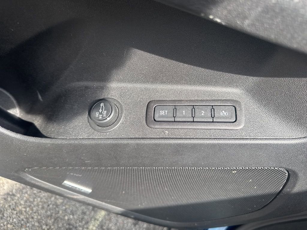 Used 2020 Chevrolet Equinox Premier image 16