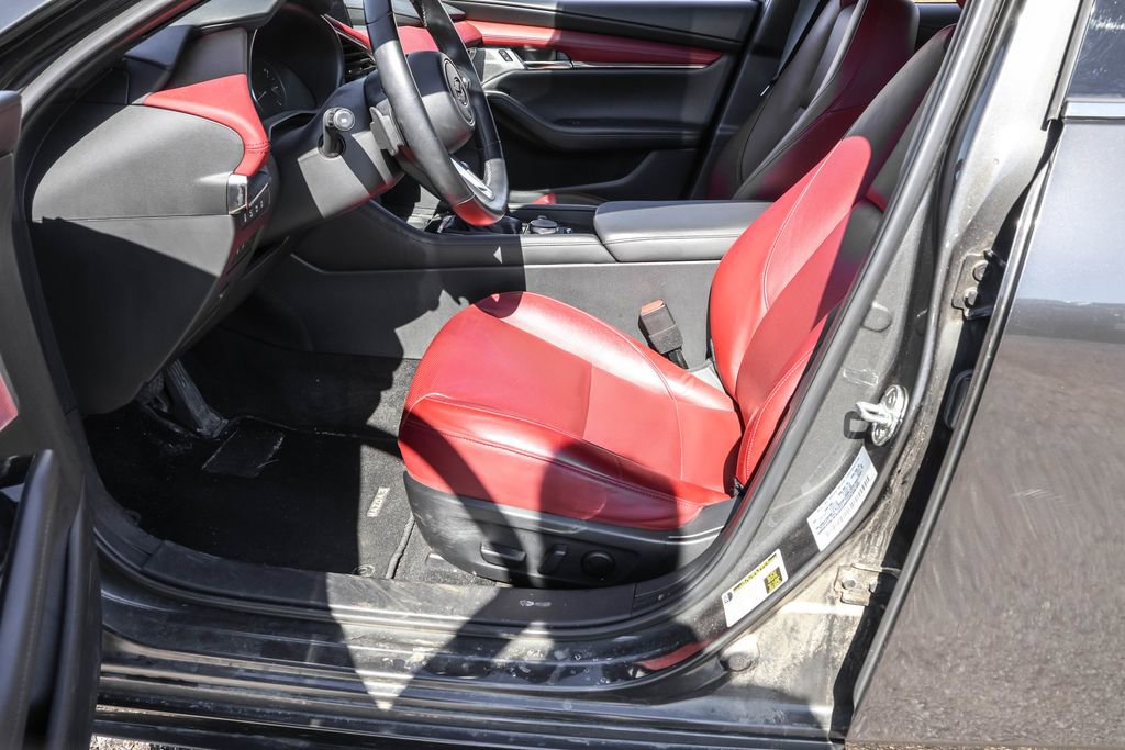 Used 2023 MAZDA MAZDA3 Hatchback w/Premium Plus Pkg image 18