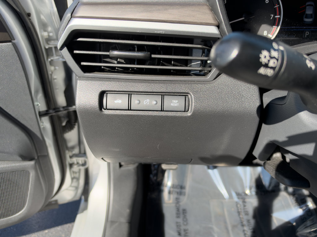 Used 2025 Nissan Altima 2.5 SV FWD image 23