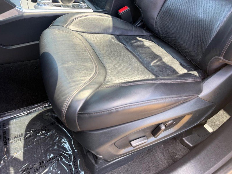 Used 2022 Ford Explorer Platinum w/ Equipment Group 601A AWD/4WD image 30