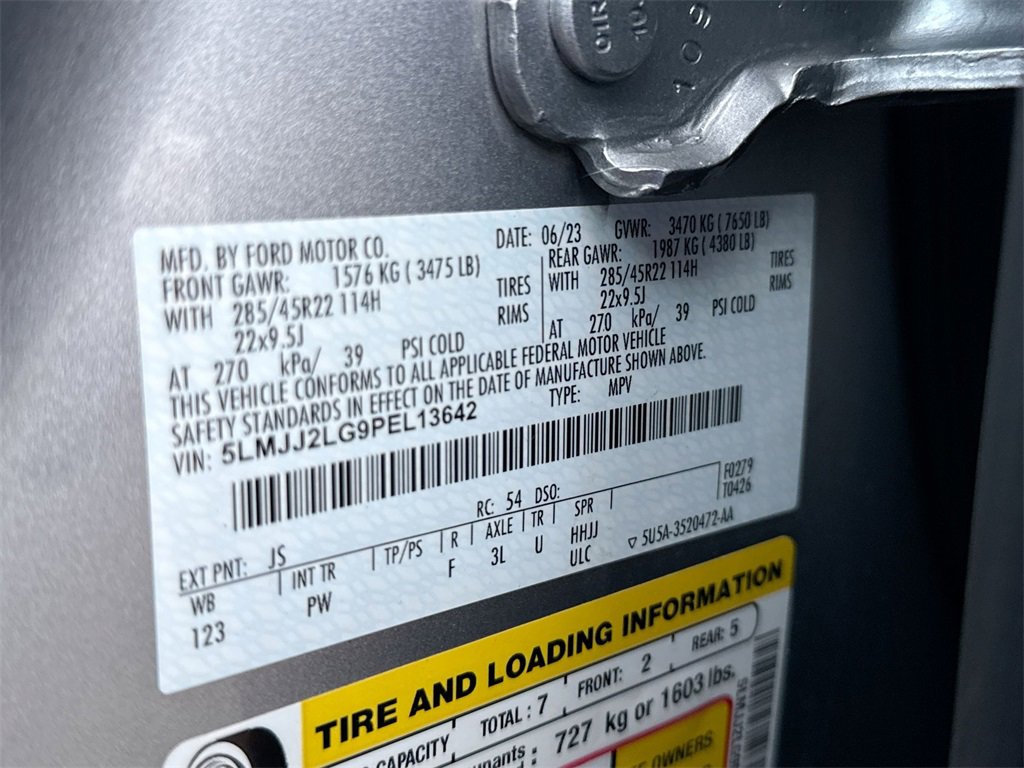 Used 2023 Lincoln Navigator Reserve image 28