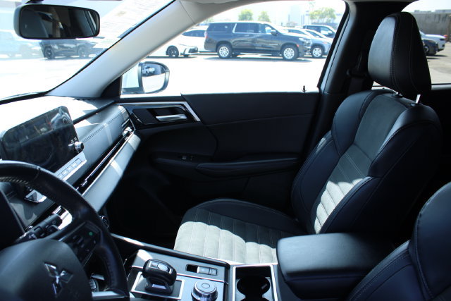 Used 2024 Mitsubishi Outlander SE AWD/4WD image 38