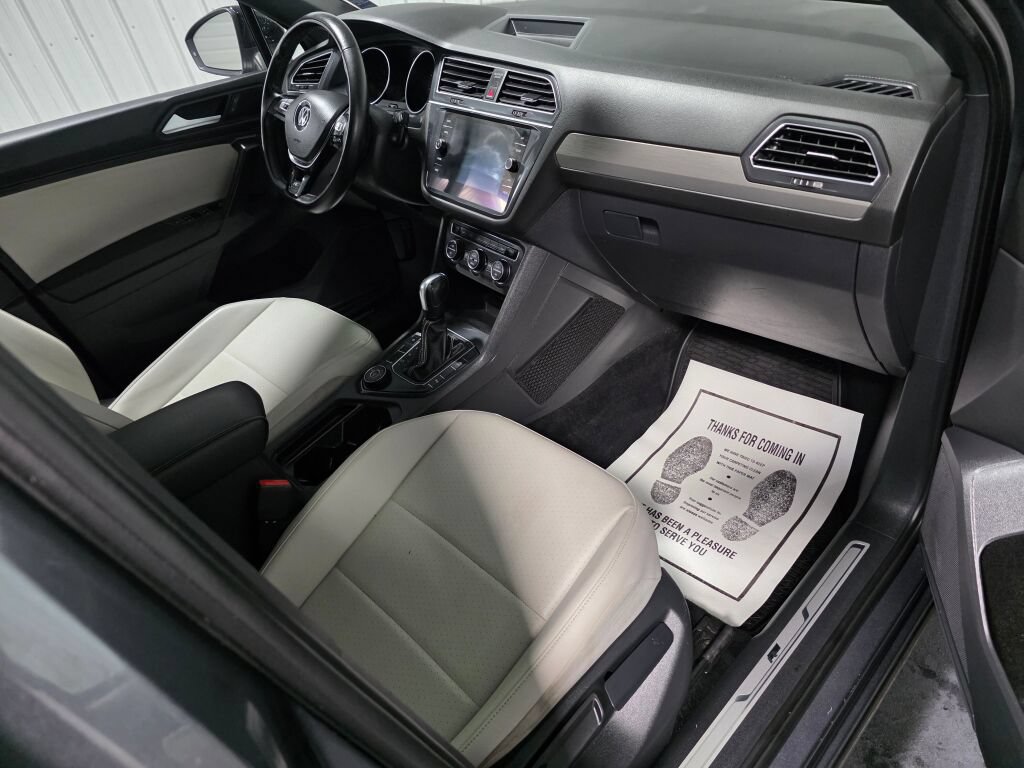 Used 2021 Volkswagen Tiguan SE R-Line w/ 3rd Row Seat Package AWD/4WD image 7