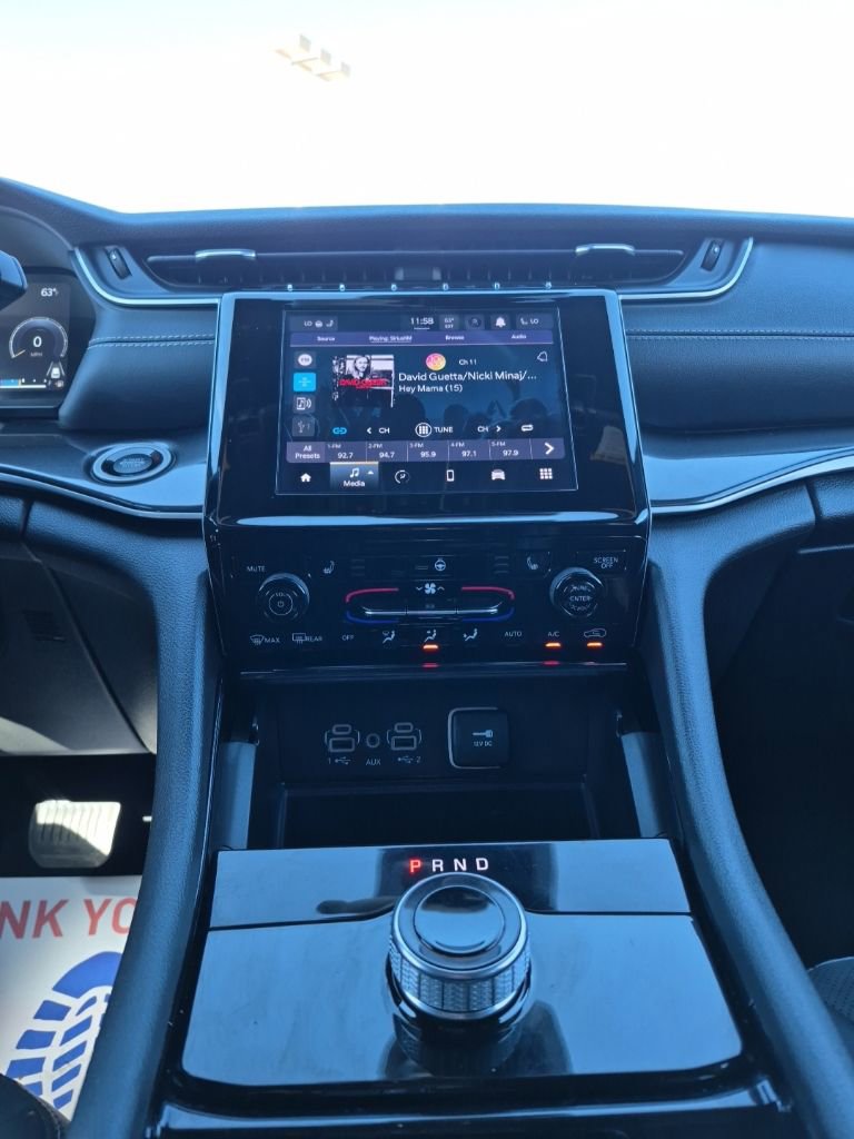 Used 2023 Jeep Grand Cherokee L Altitude AWD/4WD image 46