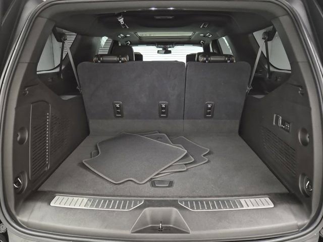 Used 2021 GMC Yukon XL AT4 w/ AT4 Premium Plus Package AWD/4WD image 9