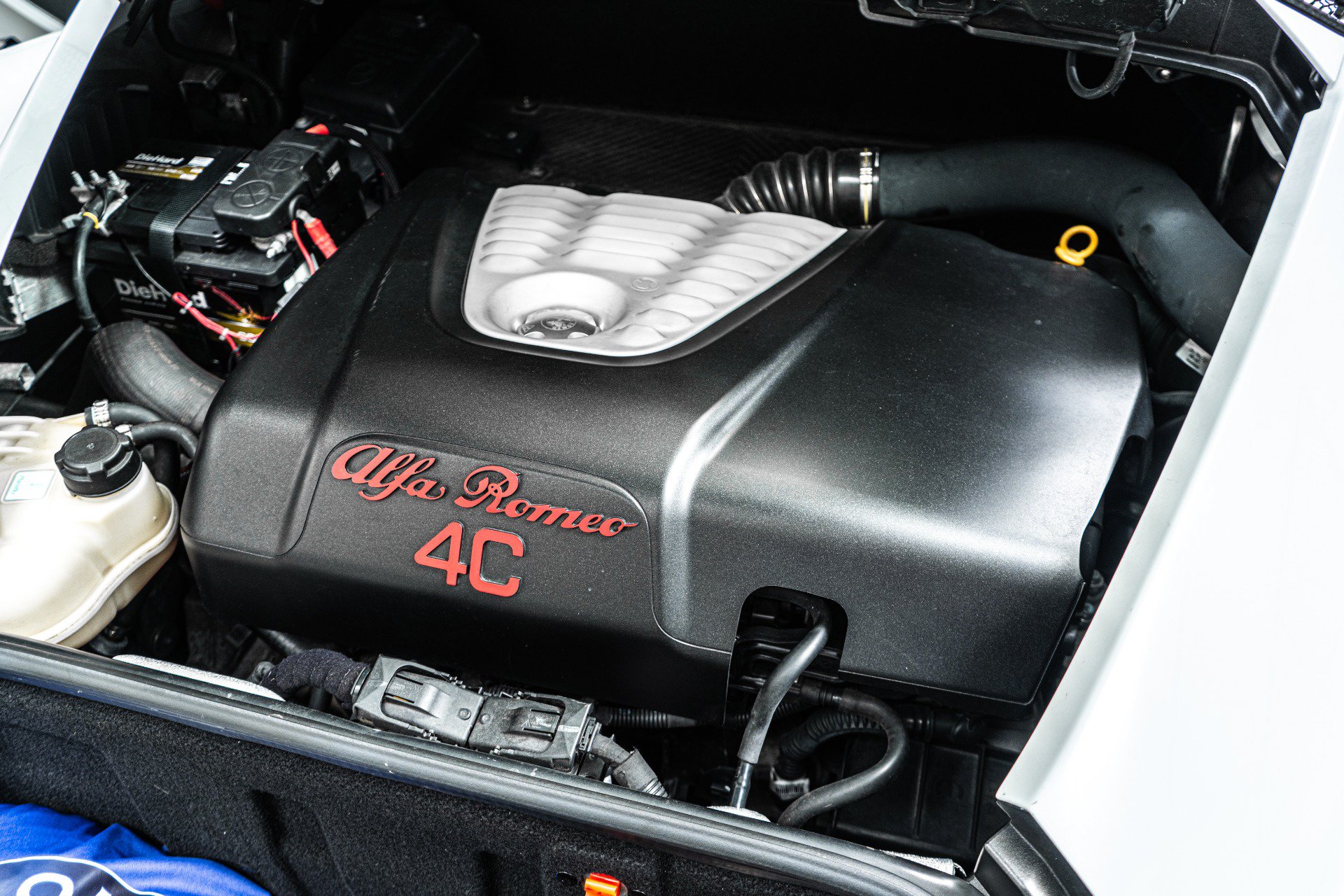 Used 2015 Alfa Romeo 4C Coupe w/ Leather Interior Group RWD image 12