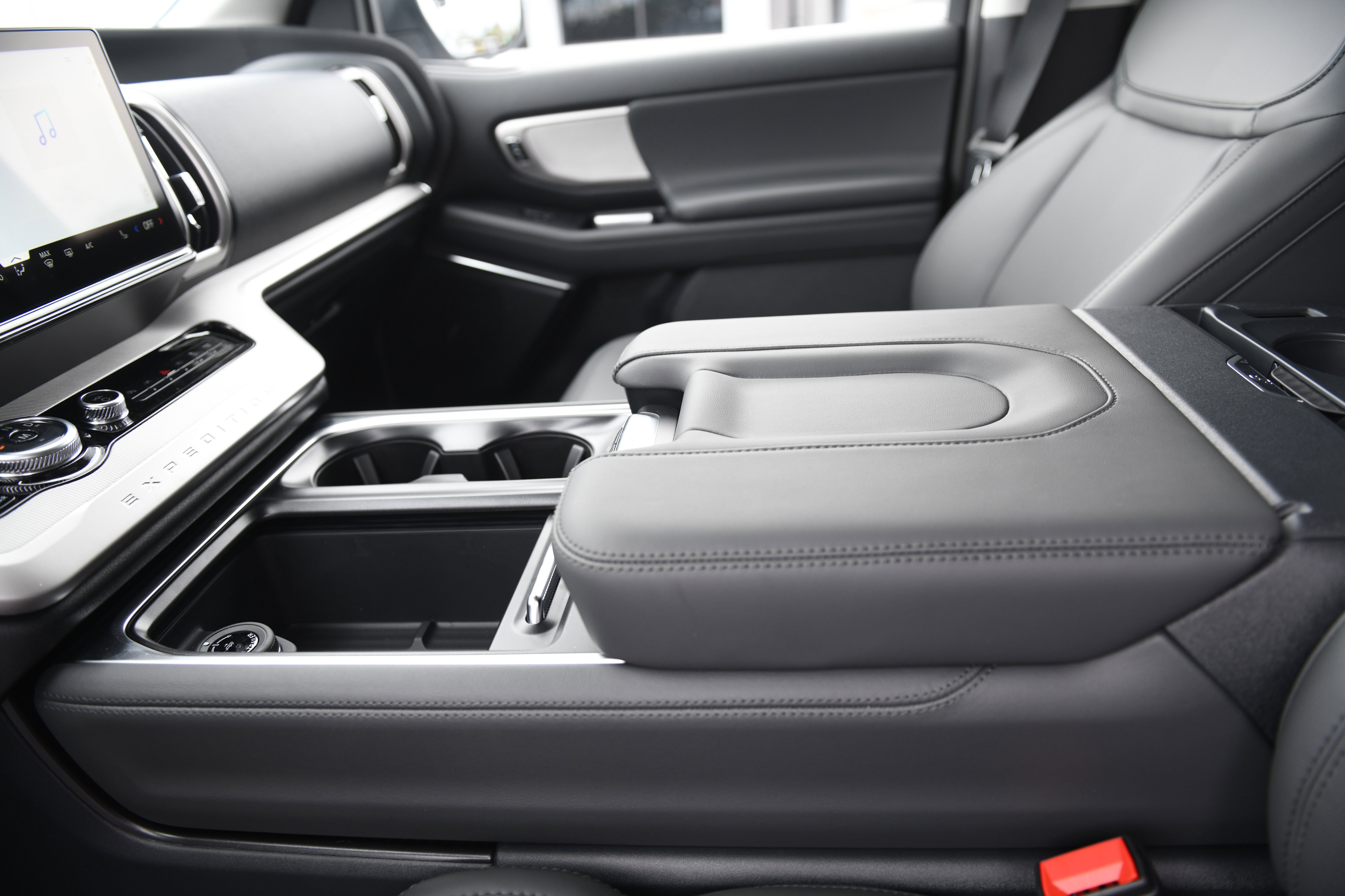 New 2026 Ford Expedition Active image 25